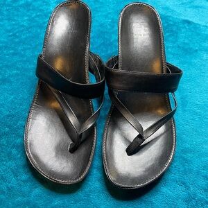 Giani Bini leather wedge flops